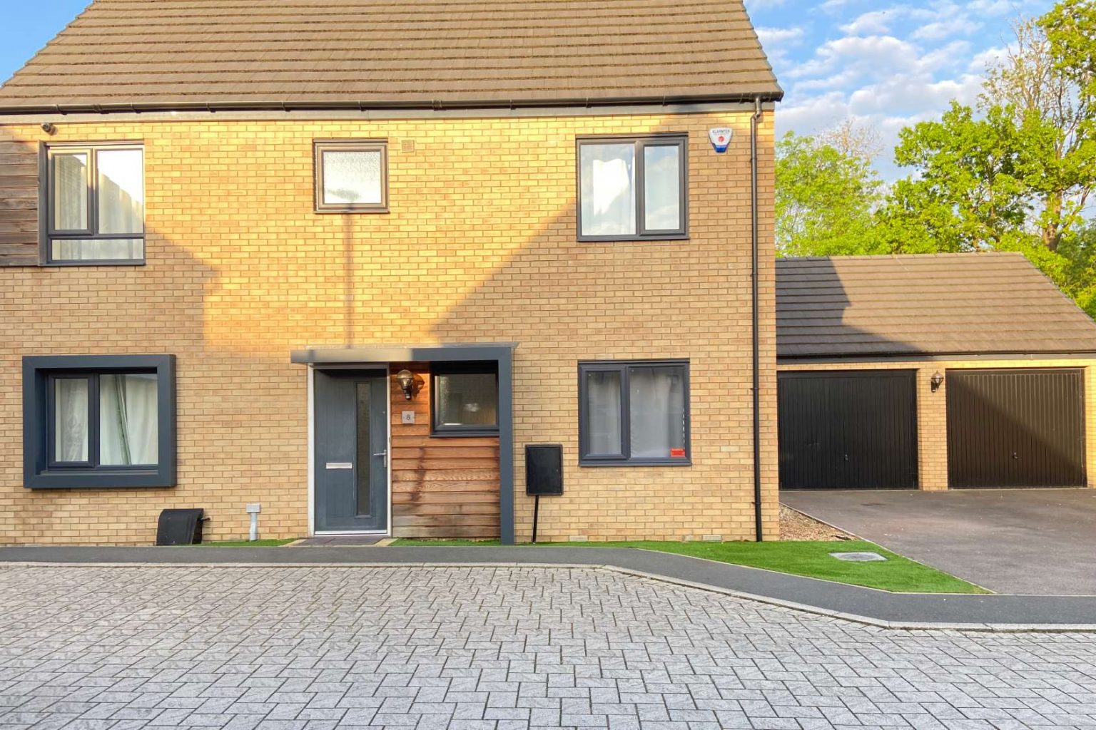 Aldarton Luxury Homes provides Luxury Serviced