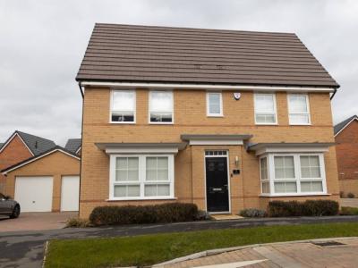 Serviced accommodation 4 Bed Detached House
